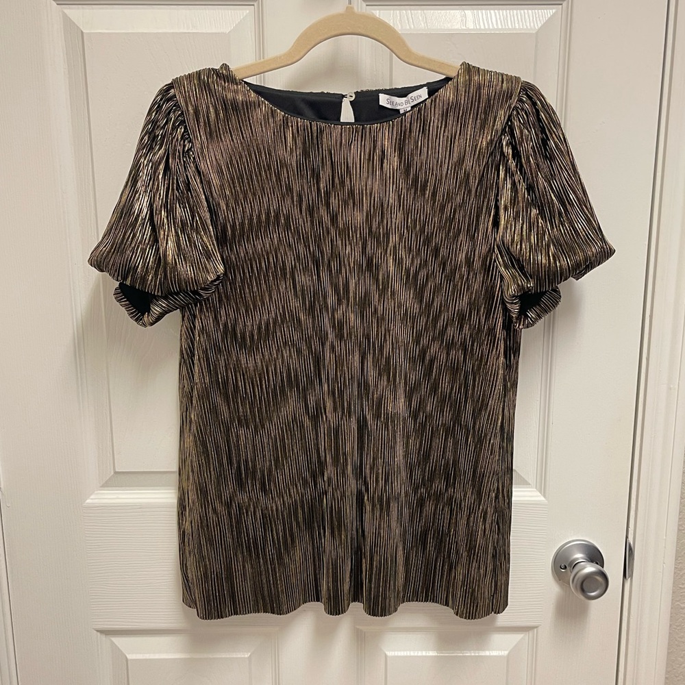 NWT See And Be Seen Pleated Blouse